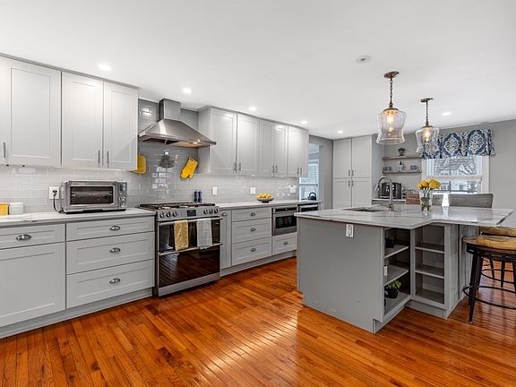 5th image of 46 Audubon Rd