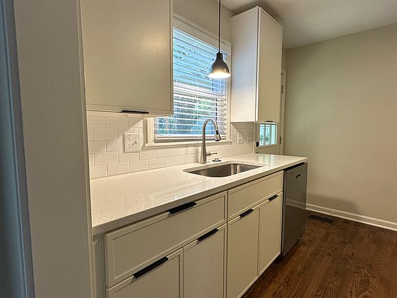2nd image of 109 W 73rd St #109