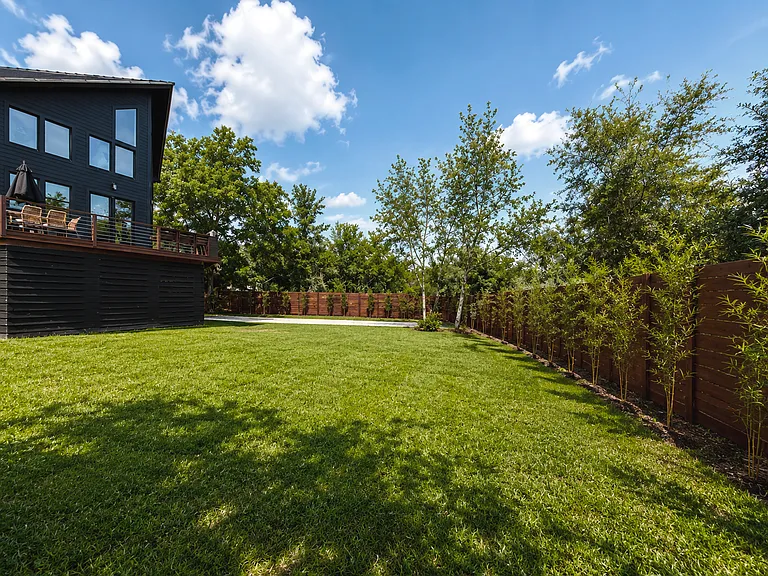 1505 Macoma Dr — Photo 12