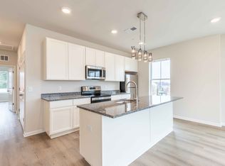 30 Wildflower Ln, Parkesburg, PA 19365