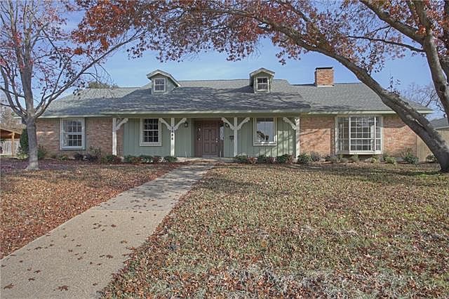 1st image of 2406 Canterbury Dr