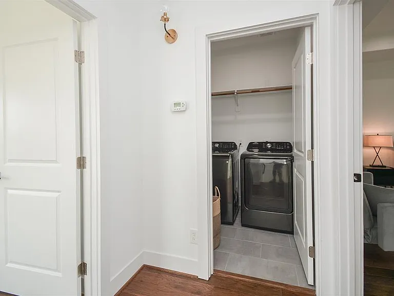 2620 McIlhenny St — Photo 29
