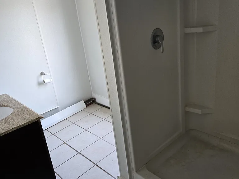 36 Lincoln Ave #4 — Photo 6