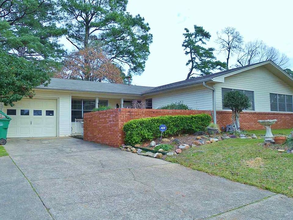 1st image of 8 Park Ln