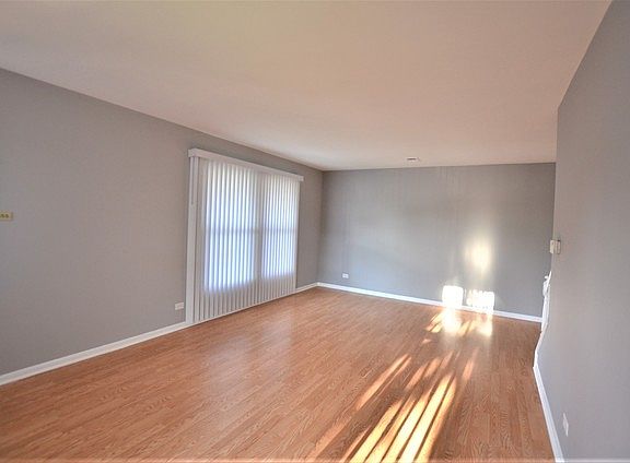 2nd image of 2303 Glenview Ct #0