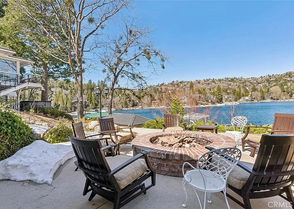 716 Oak Point