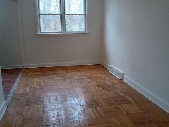 5th image of 123 Spring Valley Rd