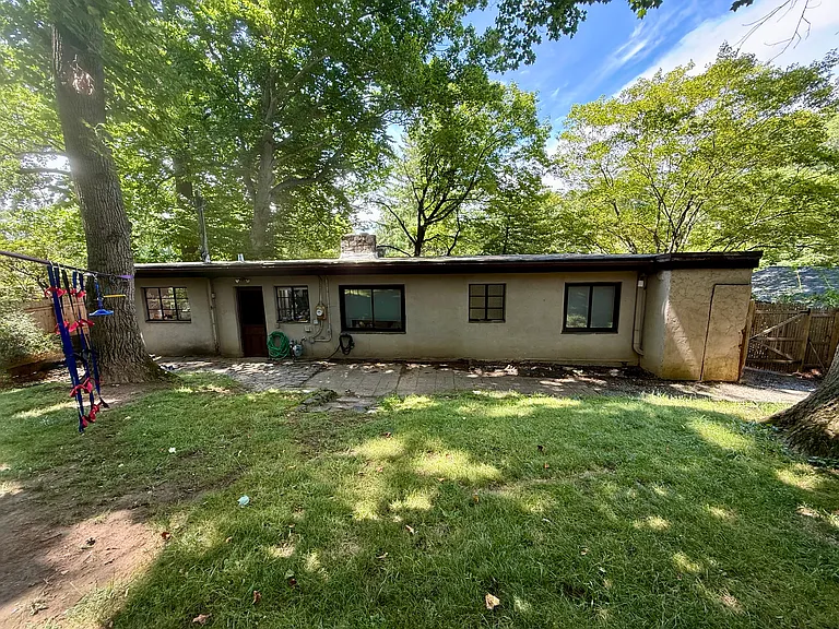 11 Rolling Rd — Photo 6
