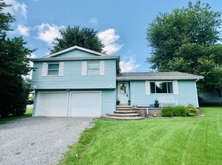 11694 Elizabeth Dr, Marion, IL 62959