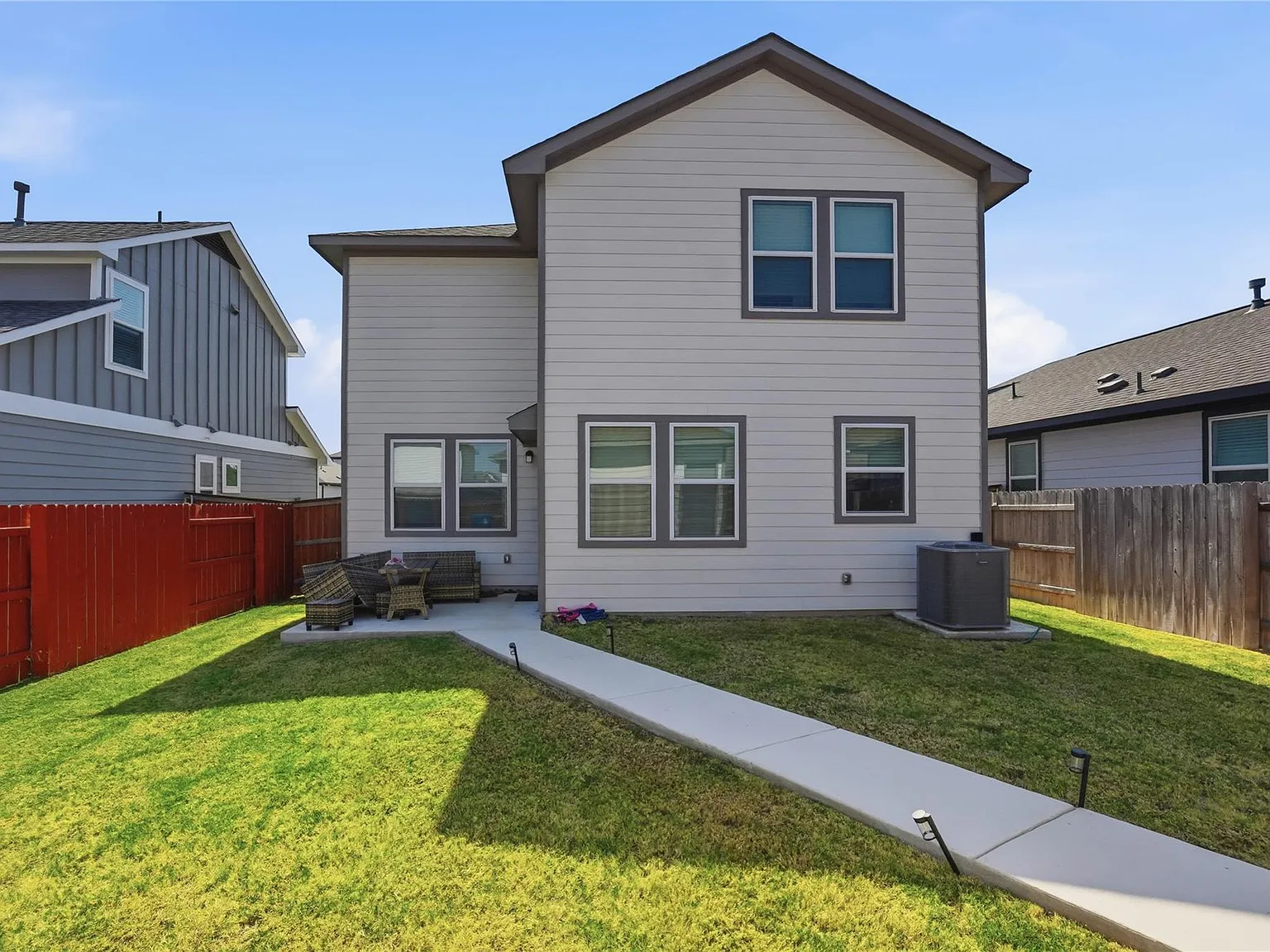 4 bed, 2.5 bath, 1820 sqft, $2,650 — Photo 4
