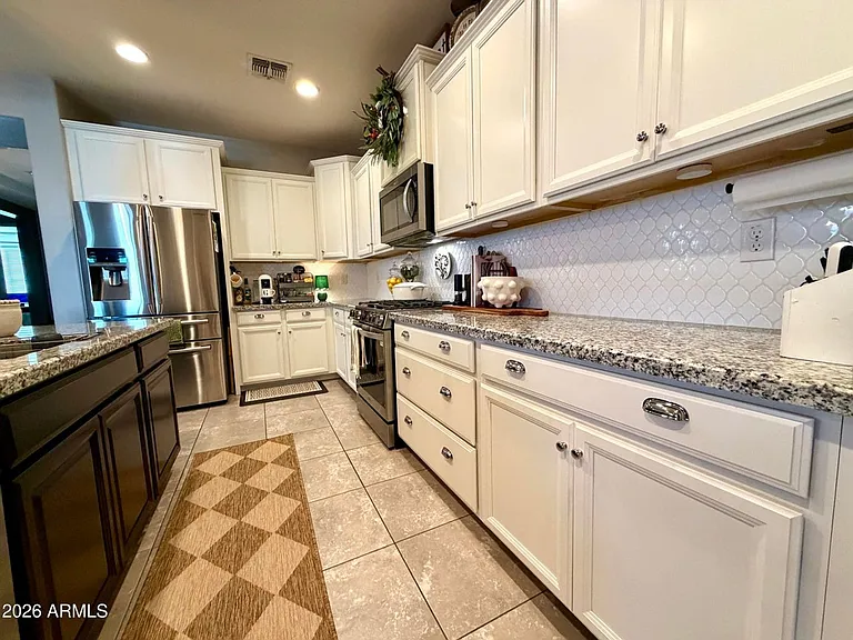 8216 S 42nd Ln — Photo 3