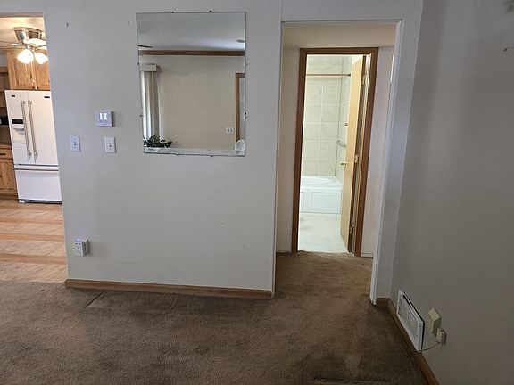 3rd image of 552 Beverly Rd