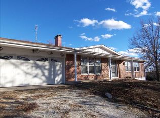 6038 Hillview Acres Dr, Villa Ridge, MO 63089