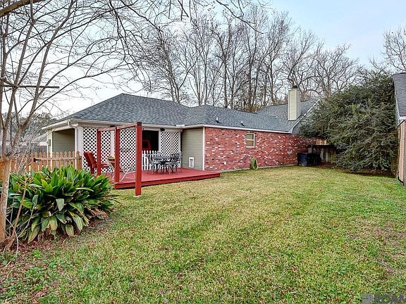 4th image of 210 Meadow Bend Dr
