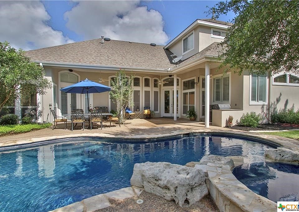POOL AND SPA VIEW OF COVERED TERRACE AND BBQ AREA/ EASY ACCESS TO KITCHEN, MASTER BEDROOM AND A SEPARATE FULL BATH FROM TERRACE.