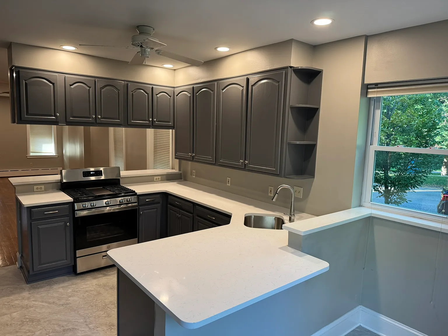 2 bed, 1.5 bath, 1816 sqft, $2,925 — Photo 3
