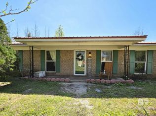 11 Coal Fire Rd, Grove Hill, AL 36545