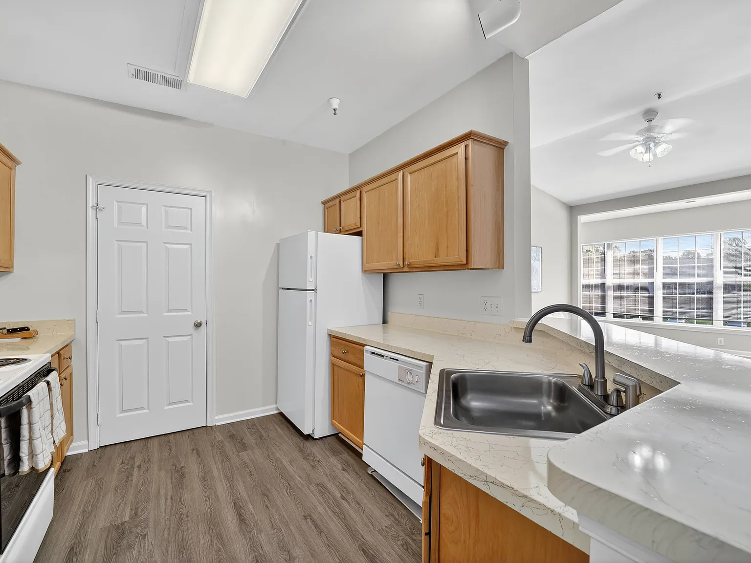 Brittany Commons Apartments — Photo 2