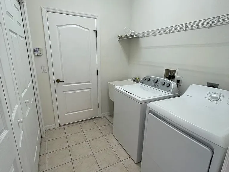 870 Greystone Ln — Photo 32