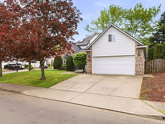 5th image of 16424 NW Brandberry Dr