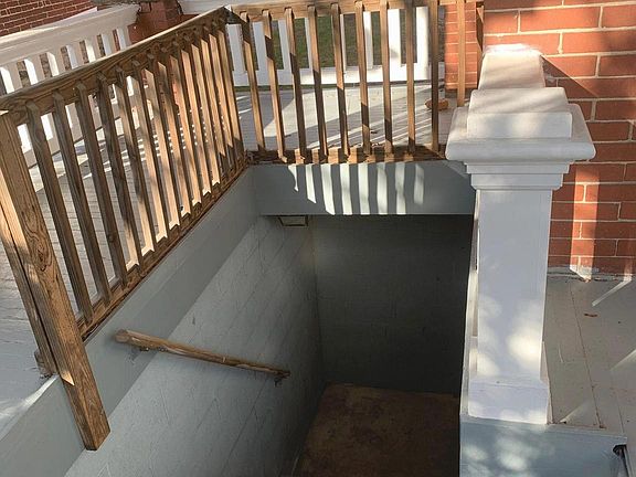 2nd image of 711 Oak Hill Ave