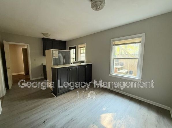 42 Andrews Ct Unit 104