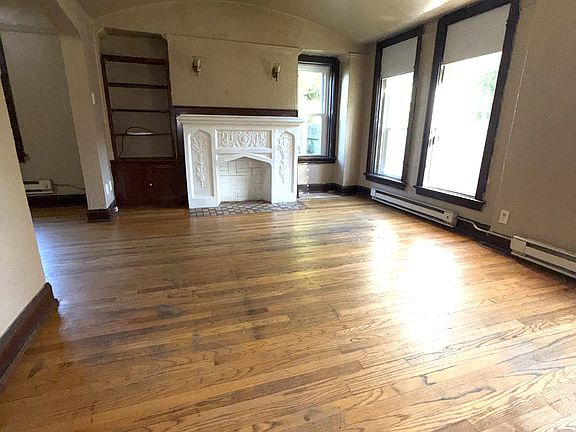 3rd image of 330 W Keefe Ave
