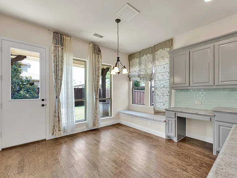 1602 Meg Dr — Photo 14