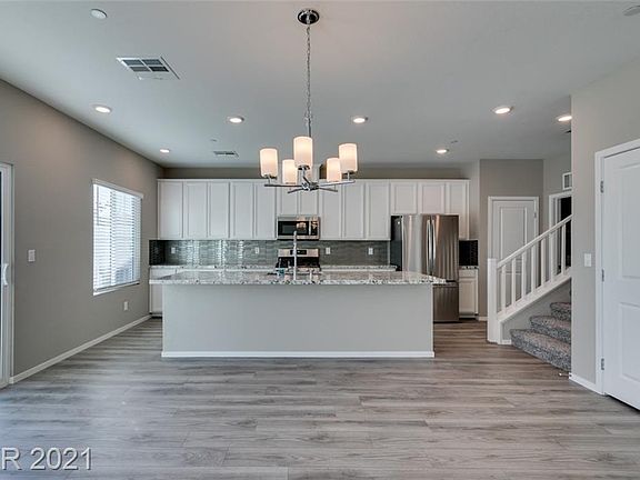 4th image of 524 Shophia Skye St #212