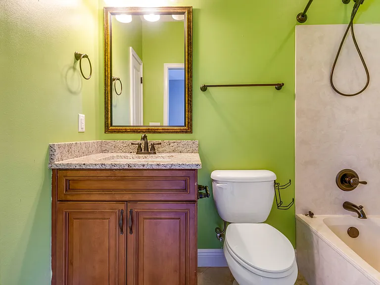 651 Powell Dr NE — Photo 39