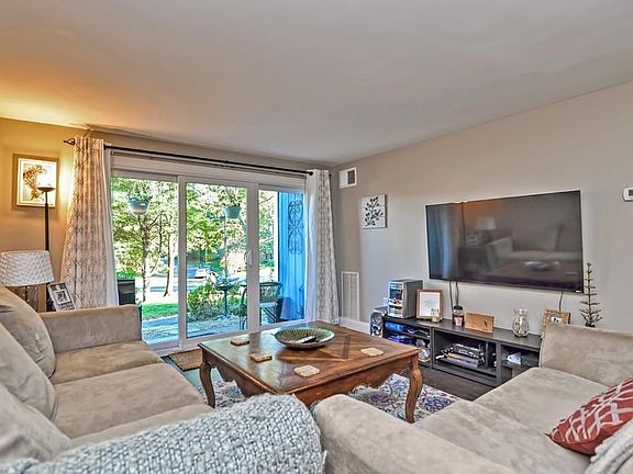 2nd image of 2 Marc Dr APT 2B1
