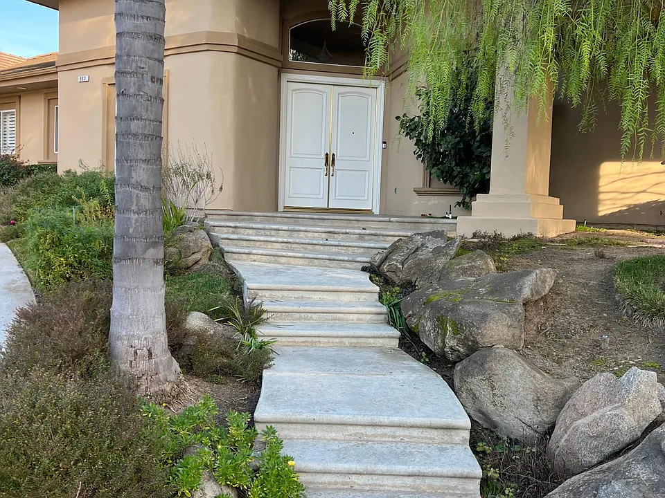 333 W River Ct