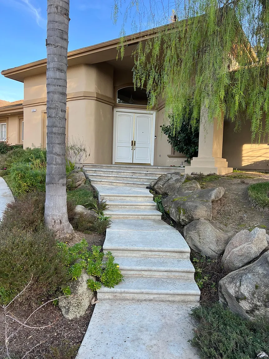 333 W River Ct photo 1