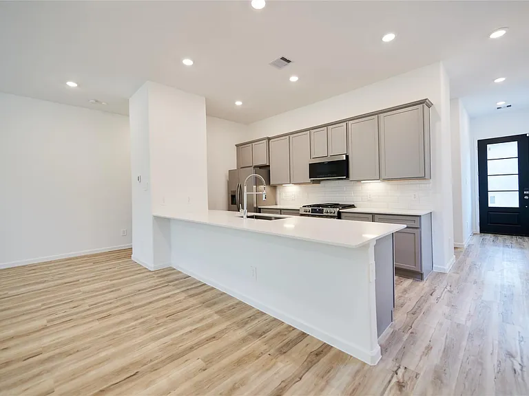 665 Royal Arch Dr — Photo 5