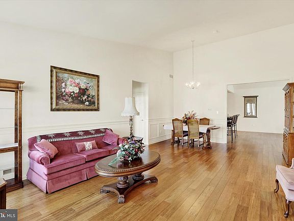 4th image of 240 Shady Brook Dr #270