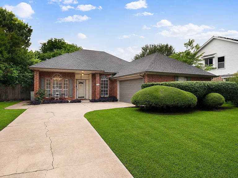 4143 Norway Ln — Photo 38