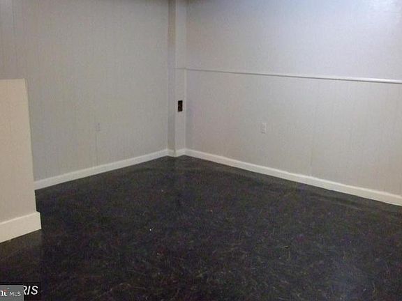 5th image of 2211 Sweetbriar Dr