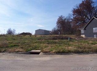 437 Galen Dr, Trenton, IL 62293