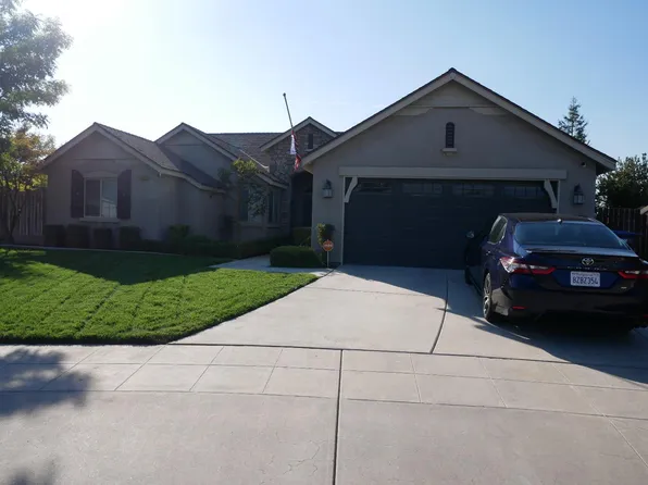 1297 Clara Ct, Fowler, CA 93625