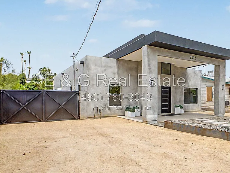 2312 E Curnow Dr — Photo 2