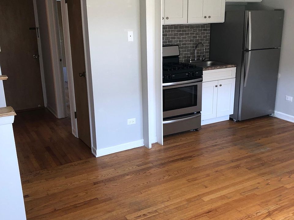 Kitchen and Living Room are 1 Room.
