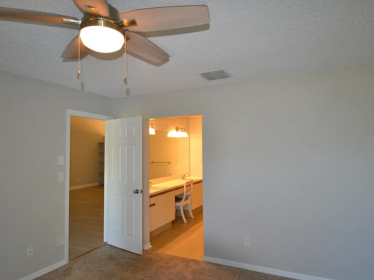 1801 E Lake Rd #9E — Photo 25