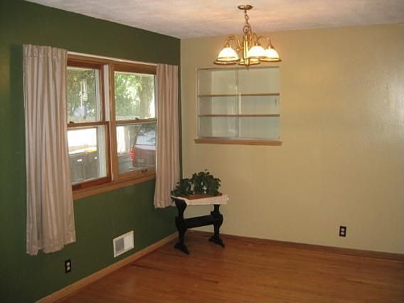 5th image of 4905 W Terry Ave
