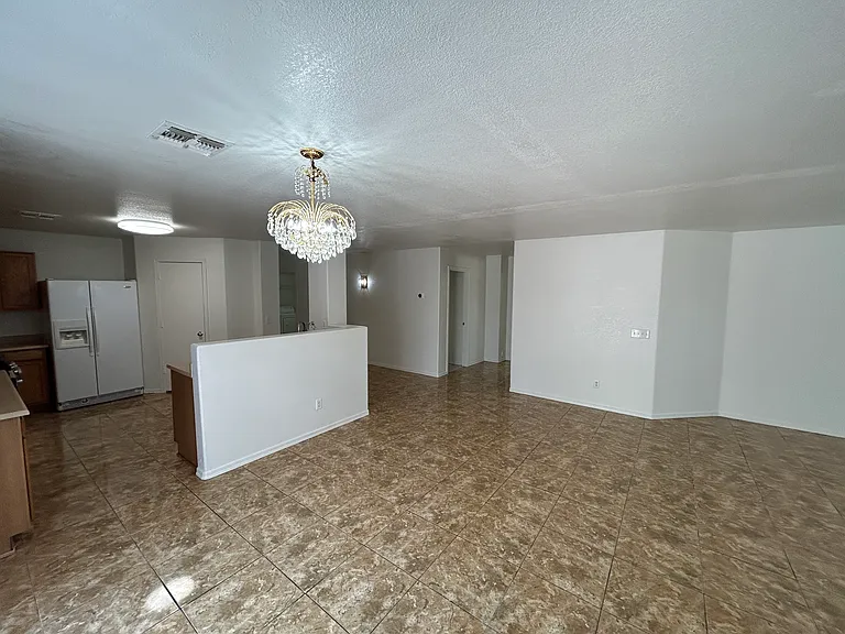 7399 W Solano Dr S — Photo 14