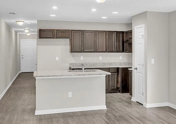 723 & 725 James St — Photo 18