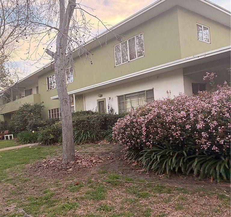 1st image of 5222 Village Grn