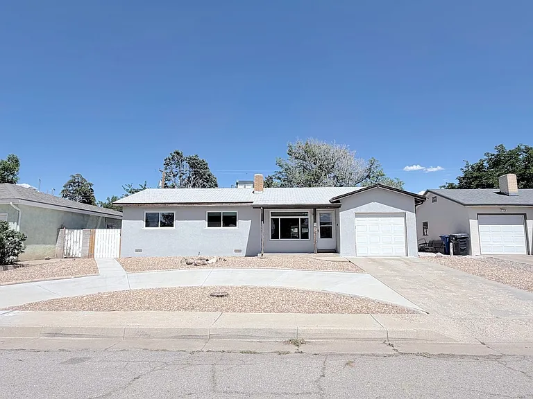 3200 California St NE — Photo 2