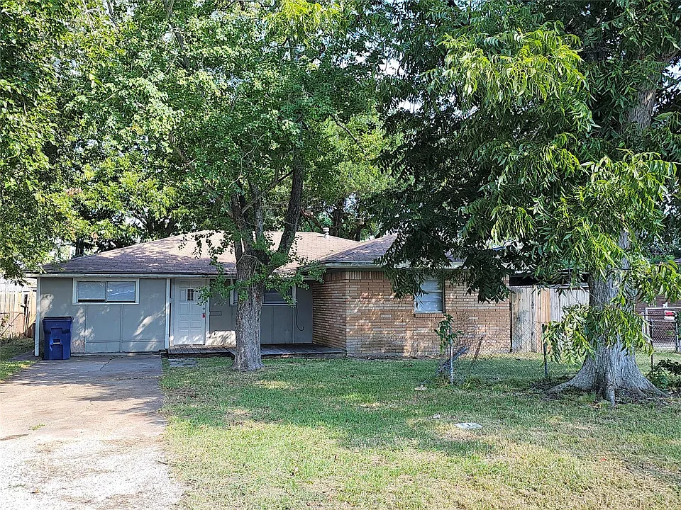 1314 N Natchez Dr