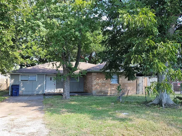 1314 N Natchez Dr, Texas City, TX 77591
