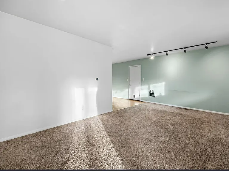 137 Prophet Dr — Photo 2